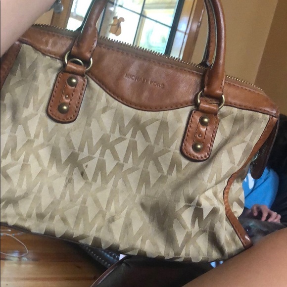 Michael kors purse - Picture 2 of 3